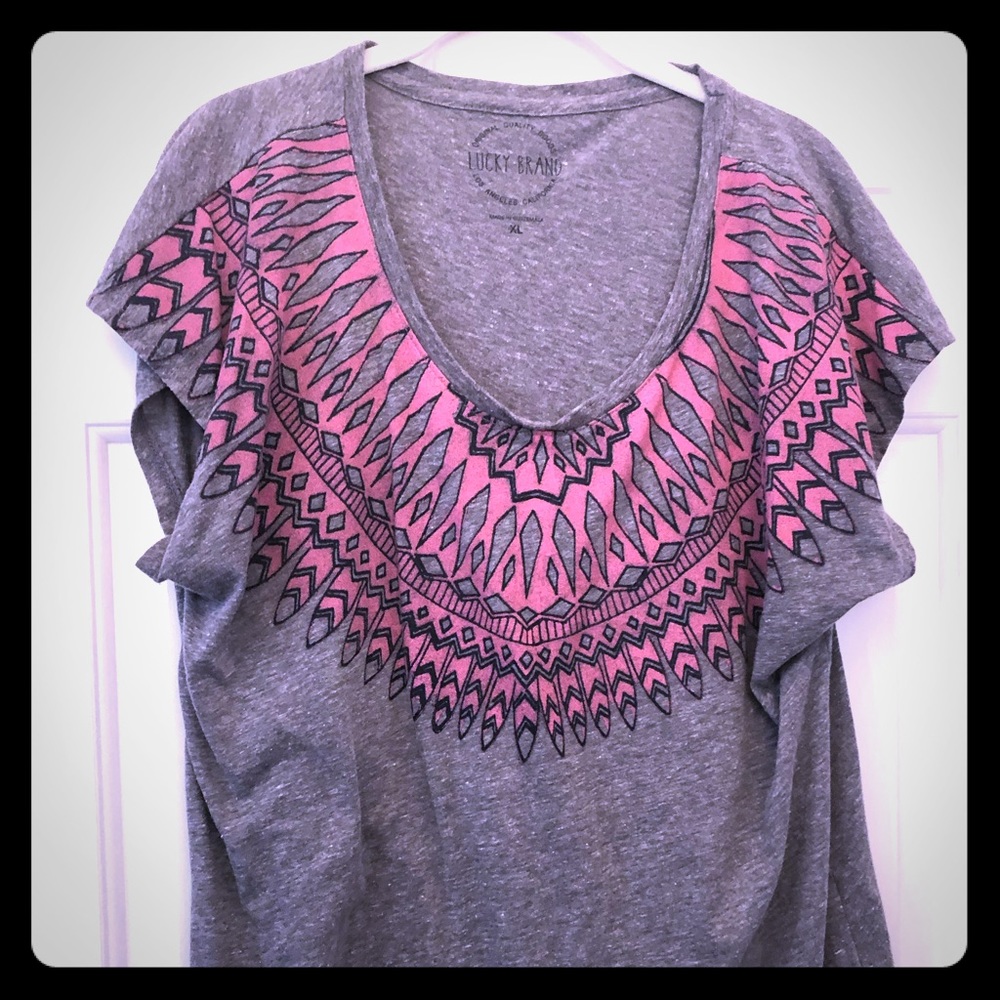 Lucky Brand gray tee w/ pink tribal print XL